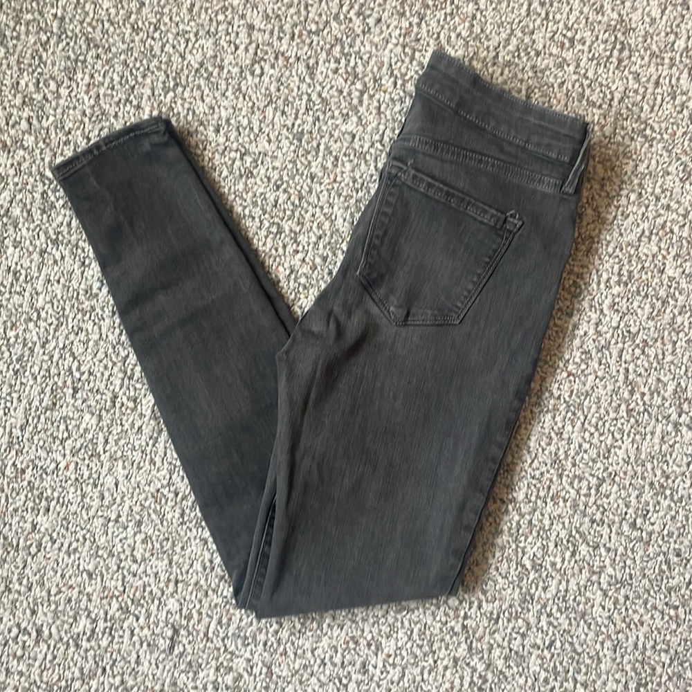 Old Navy: Rockstar Mid-Rise Jeans 6 Regular